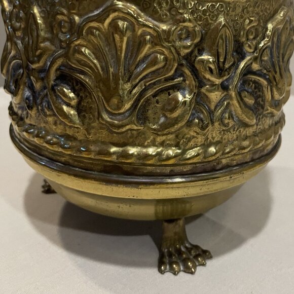 Vintage Embossed Brass Planter Pot Tri-Foot Claw Feet, MCM Elpec England Decor - Picture 4 of 11